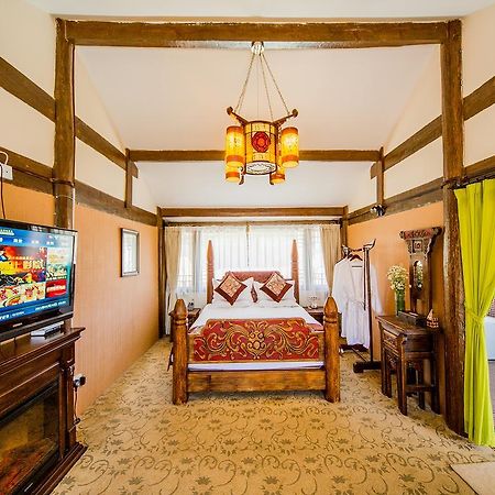Old Tree Boutique Guesthouse 麗江市 エクステリア 写真
