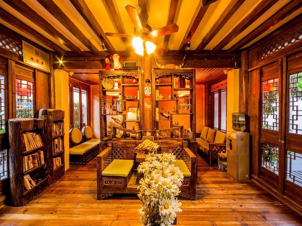 Old Tree Boutique Guesthouse 麗江市 エクステリア 写真