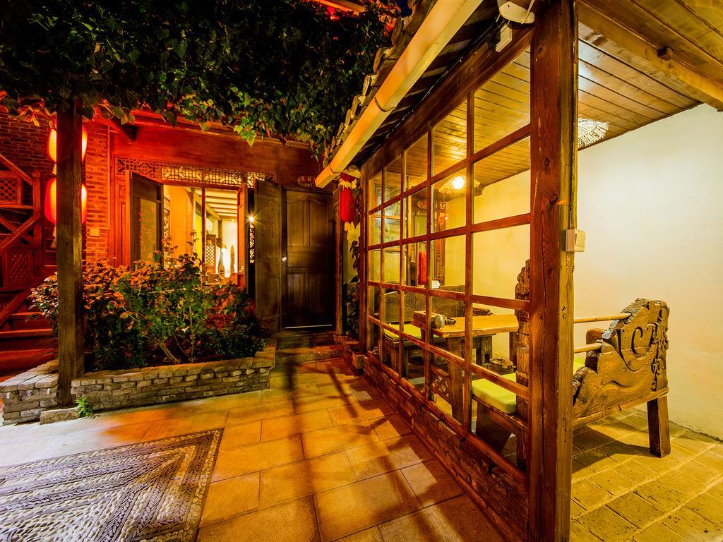 Old Tree Boutique Guesthouse 麗江市 エクステリア 写真
