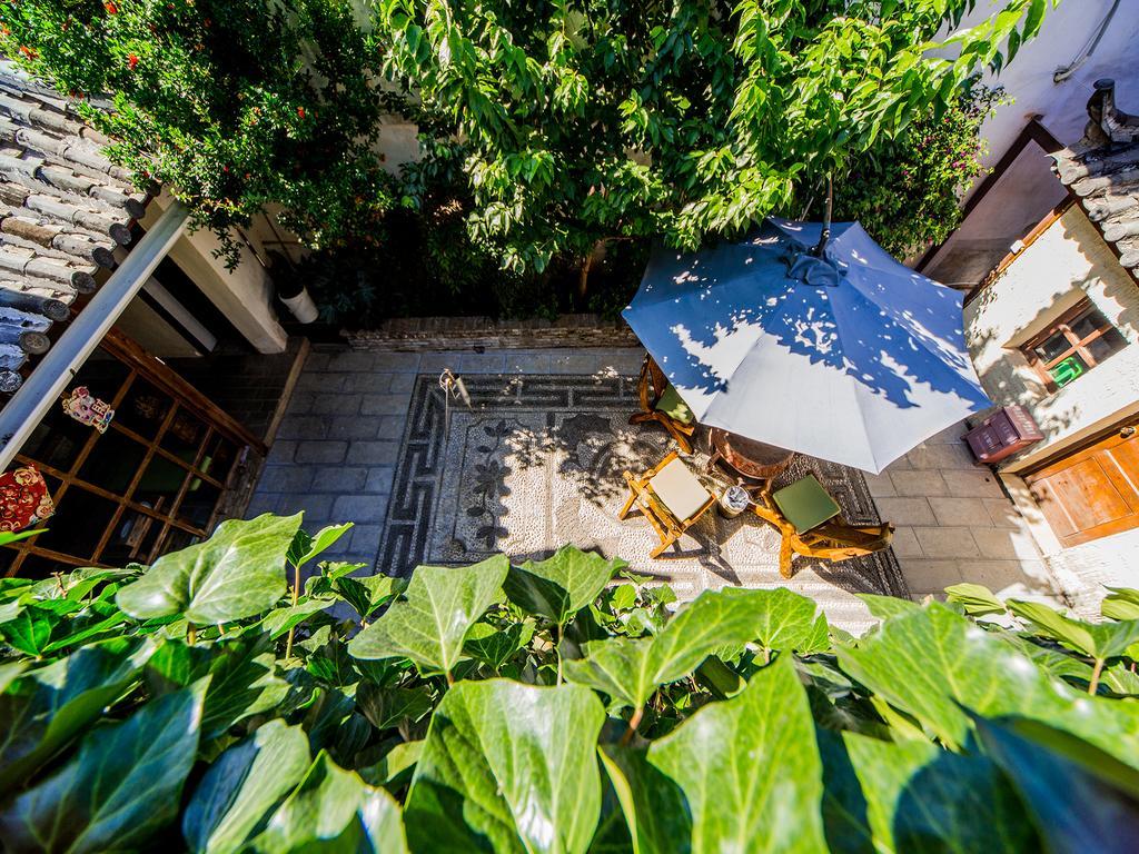 Old Tree Boutique Guesthouse 麗江市 エクステリア 写真