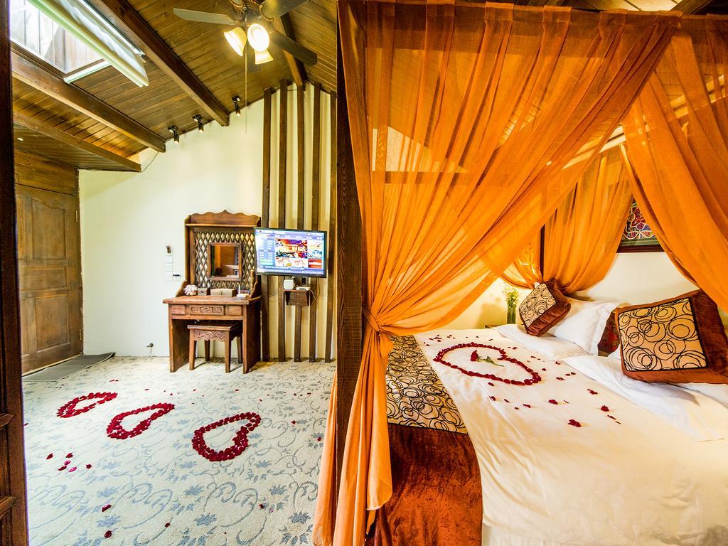 Old Tree Boutique Guesthouse 麗江市 エクステリア 写真