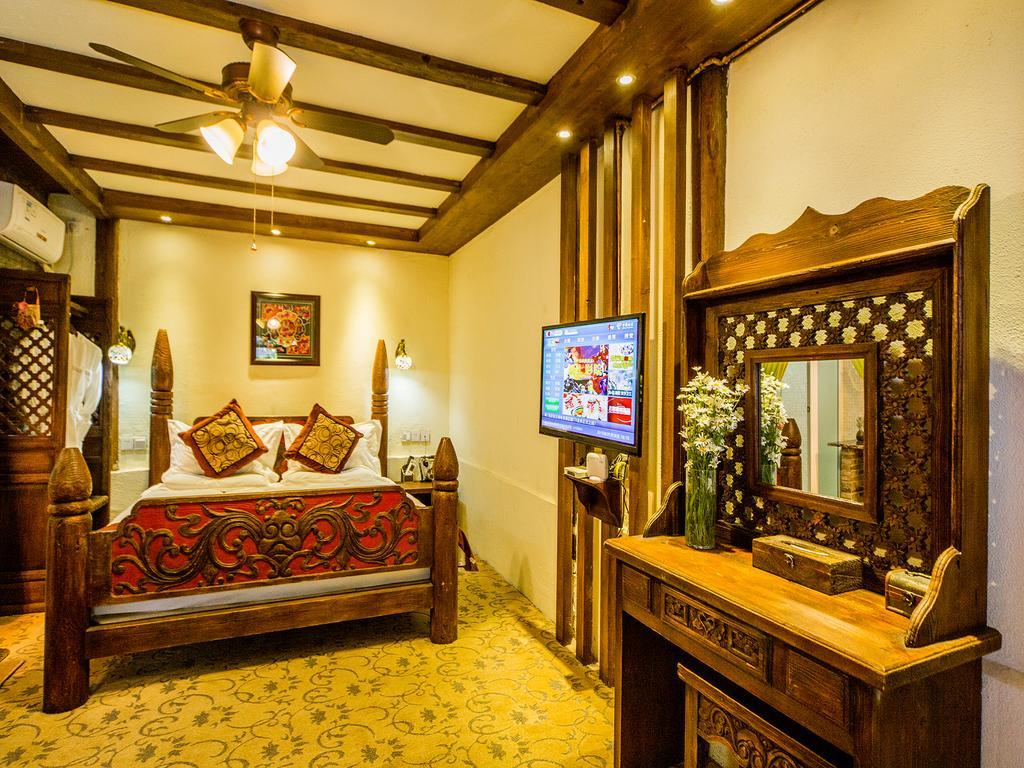 Old Tree Boutique Guesthouse 麗江市 エクステリア 写真