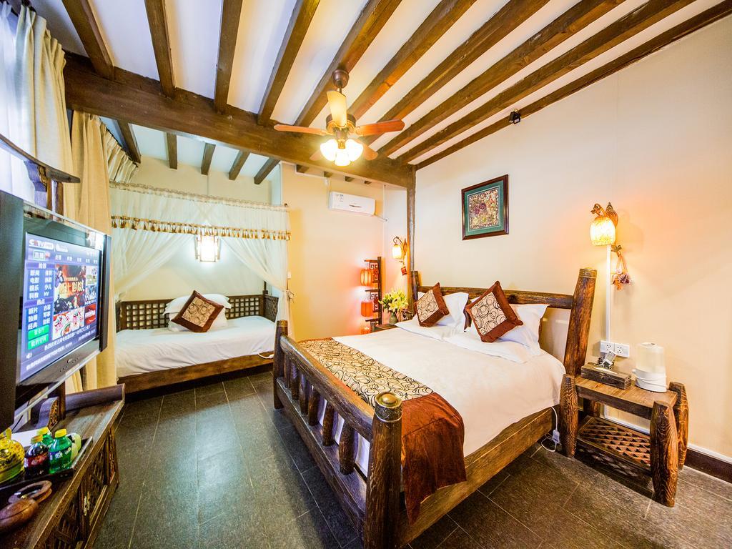 Old Tree Boutique Guesthouse 麗江市 エクステリア 写真