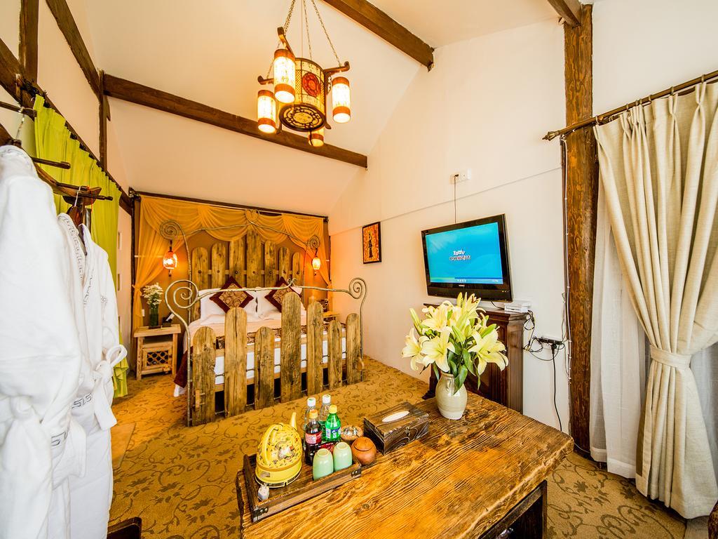 Old Tree Boutique Guesthouse 麗江市 エクステリア 写真