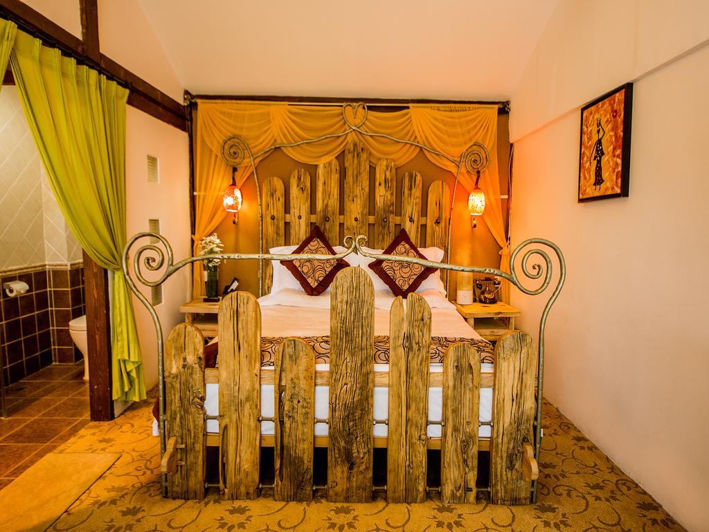 Old Tree Boutique Guesthouse 麗江市 エクステリア 写真